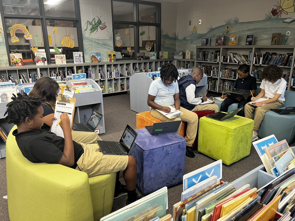 AESEaglesRead's tweet photo. Our 5th grade scientists are busy building their content vocabulary of constructive and destructive forces using @galecengage in @MackinVIA. 🤩🌋 @AustellEagles https://t.co/LxboA3Zgvs