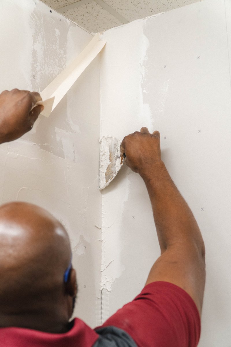 TidewaterTech's tweet photo. Very smooth with it. Very mindful.
#TidewaterTech #building #construction #trades #tradeschool https://t.co/Z6NlnJD6OX