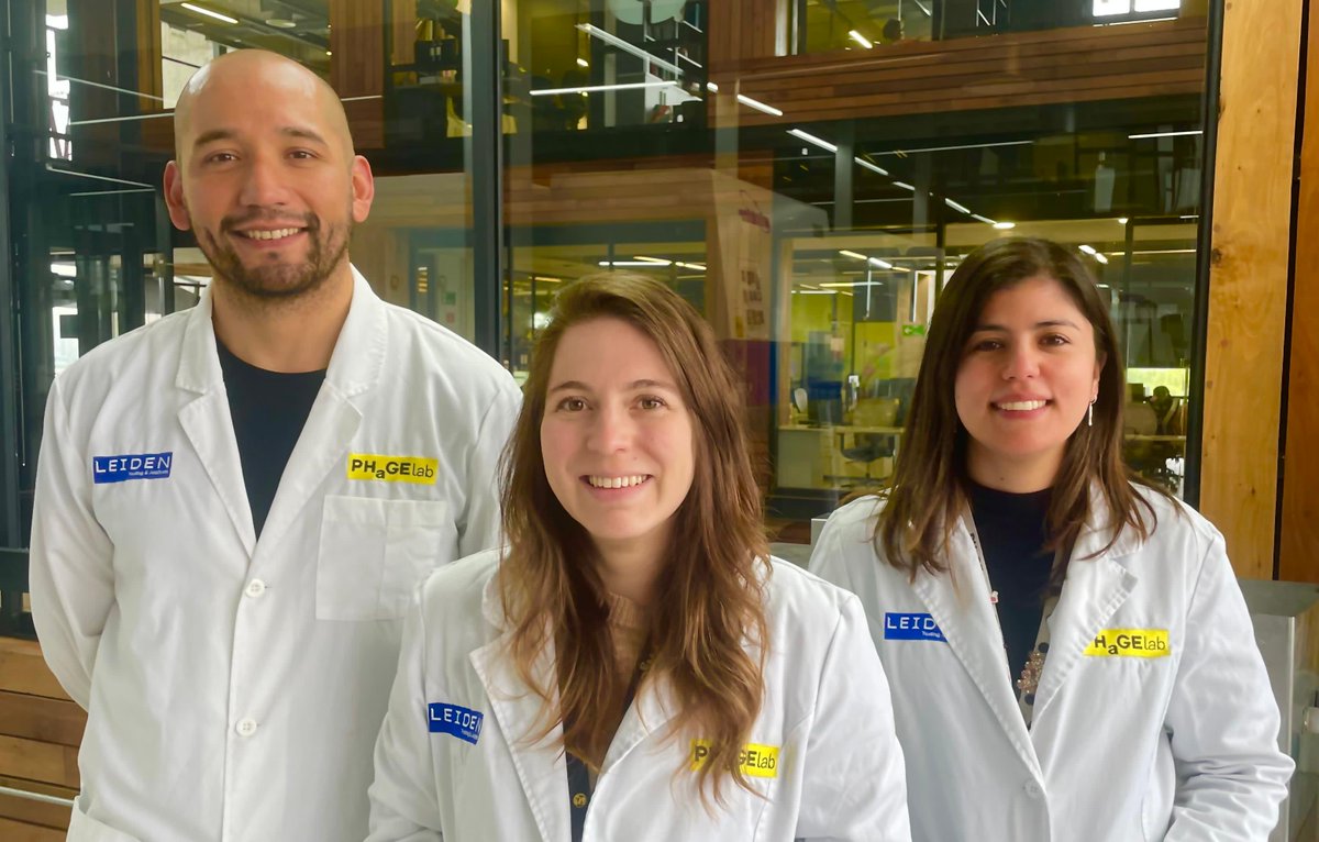 Doctorado en Biotecnología UNAB (@docbiotec_unab) on Twitter photo ¡Estamos felices!🥳
Eduardo Tobar, Cecilia Muster y Andrea Sabag, estudiantes de nuestro doctorado, ganaron 3 proyectos ANID (uno cada uno) para realizar su tesis doctoral en el sector productivo en PhageLab
phage-lab.com/es/
<a href="/Vrid_Unab/">Investigación UNAB</a> #PhageLab ¡Estamos felices!🥳
Eduardo Tobar, Cecilia Muster y Andrea Sabag, estudiantes de nuestro doctorado, ganaron 3 proyectos ANID (uno cada uno) para realizar su tesis doctoral en el sector productivo en PhageLab
phage-lab.com/es/
<a href="/Vrid_Unab/">Investigación UNAB</a> #PhageLab