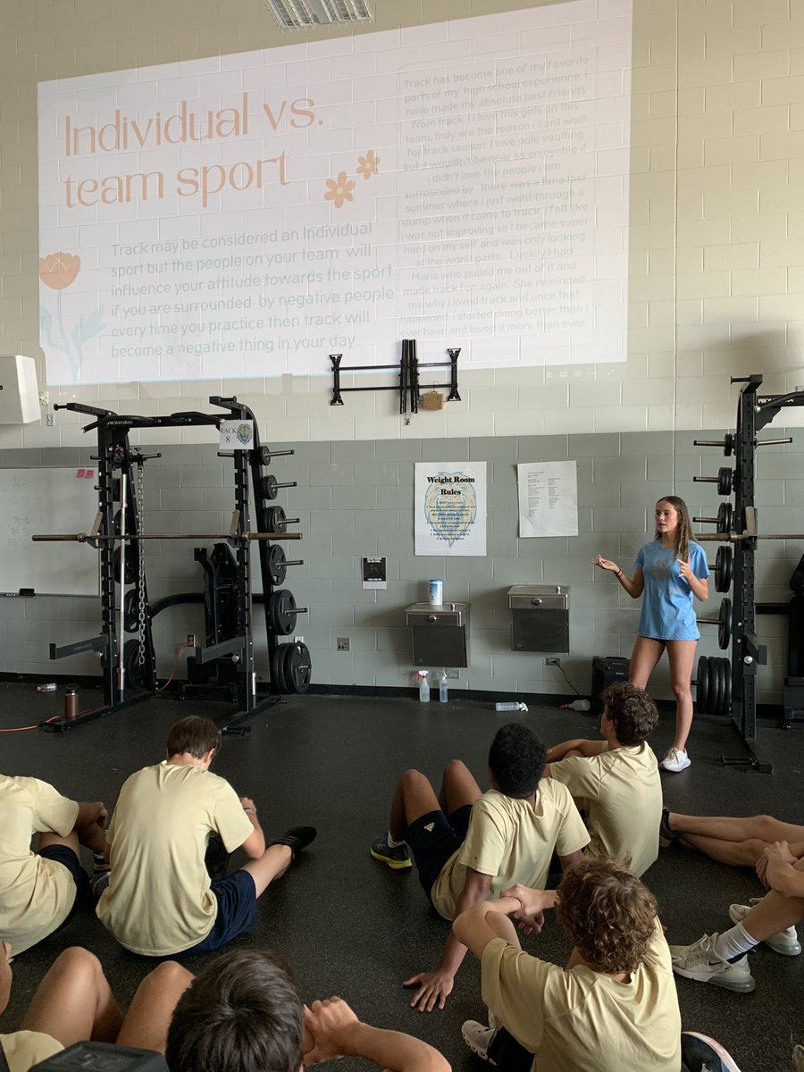 lchswomenstrack's tweet photo. Lulu was our 2nd Captain to present to the team after reading "Power of a Positive Team".  A few highlights from her outstanding presentation: 
• Build up your teammates
• Remaining Positive through Adversity 
• Celebrate your team/teammates success 
Well done Lu!!!! 👏🏼 https://t.co/sWgh1TCIKf