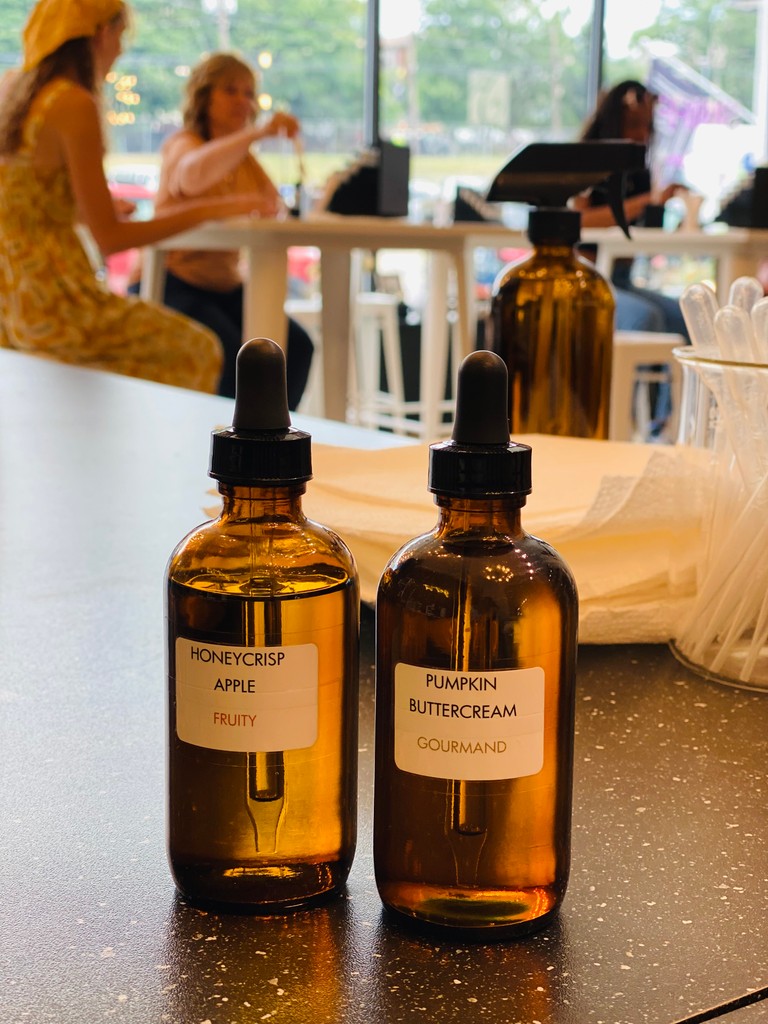 NoteologyFrag's tweet image. Who's ready to blend their own fall candle with us? 

Custom Candle Studio sessions are booking up fast because it's fall and who doesn't love the coziest time of year! 🍁

Give a ring-a-ling to 570-343-2100 to book your session! 

#noteology #scranton #customcandlestudio