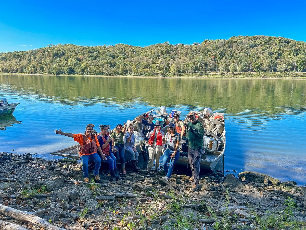 Oh yes, it's ladies night and the trash is right! 💃

We had our annual WIMOS cleanup in Cincinnati and these women know how to remove trash! 

With the help of 6 WIMOS members we removed 2,629 pounds from the Ohio River 💪

#rivercleanup #cincinnati #WIMOS
