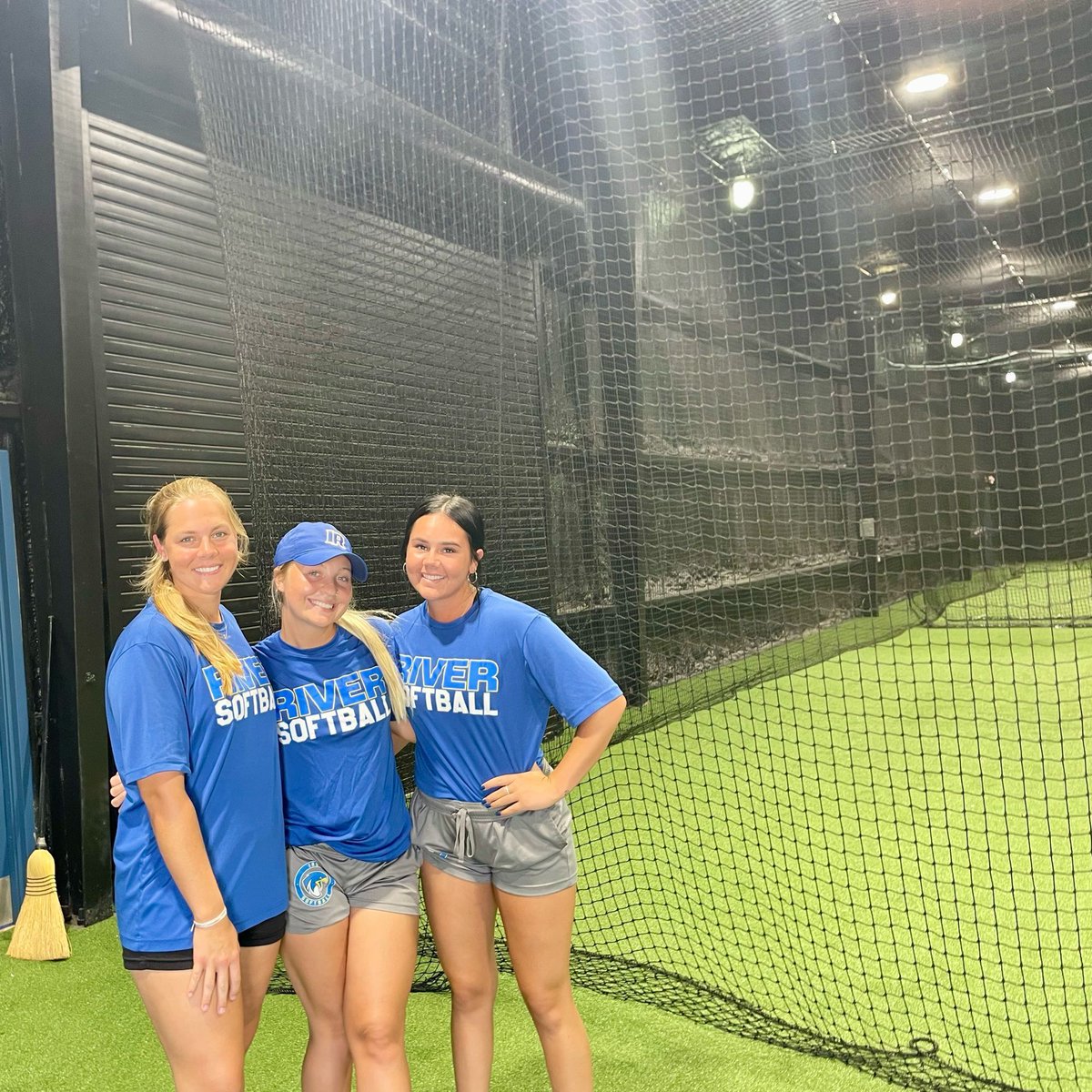 BurbankSportNet's tweet image. Renovation of the #HittingFacility for @IrscSoftball!🥎🔥

Swipe to see the transformation!

Also, a big shoutout to these girls for being NJCAA 2024 Division 1 Softball #NationalChampions!

@IRSCTheRiver
@IRSCAthletics

#AnotherBurbankNet #MadeInTheUSA #CollegeSoftball