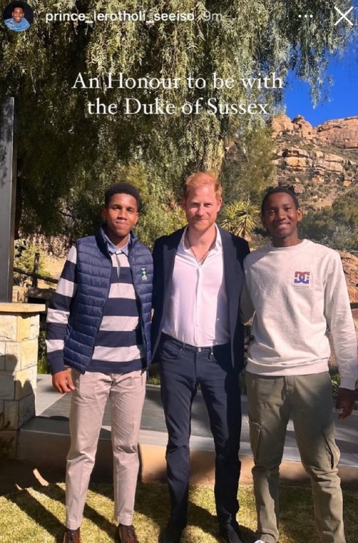 iMatterNow2's tweet photo. Amazing! Already in Africa!
#PrinceWithoutBorders
#PrinceHarry
#PrinceOfHearts https://t.co/E50P9JauSp