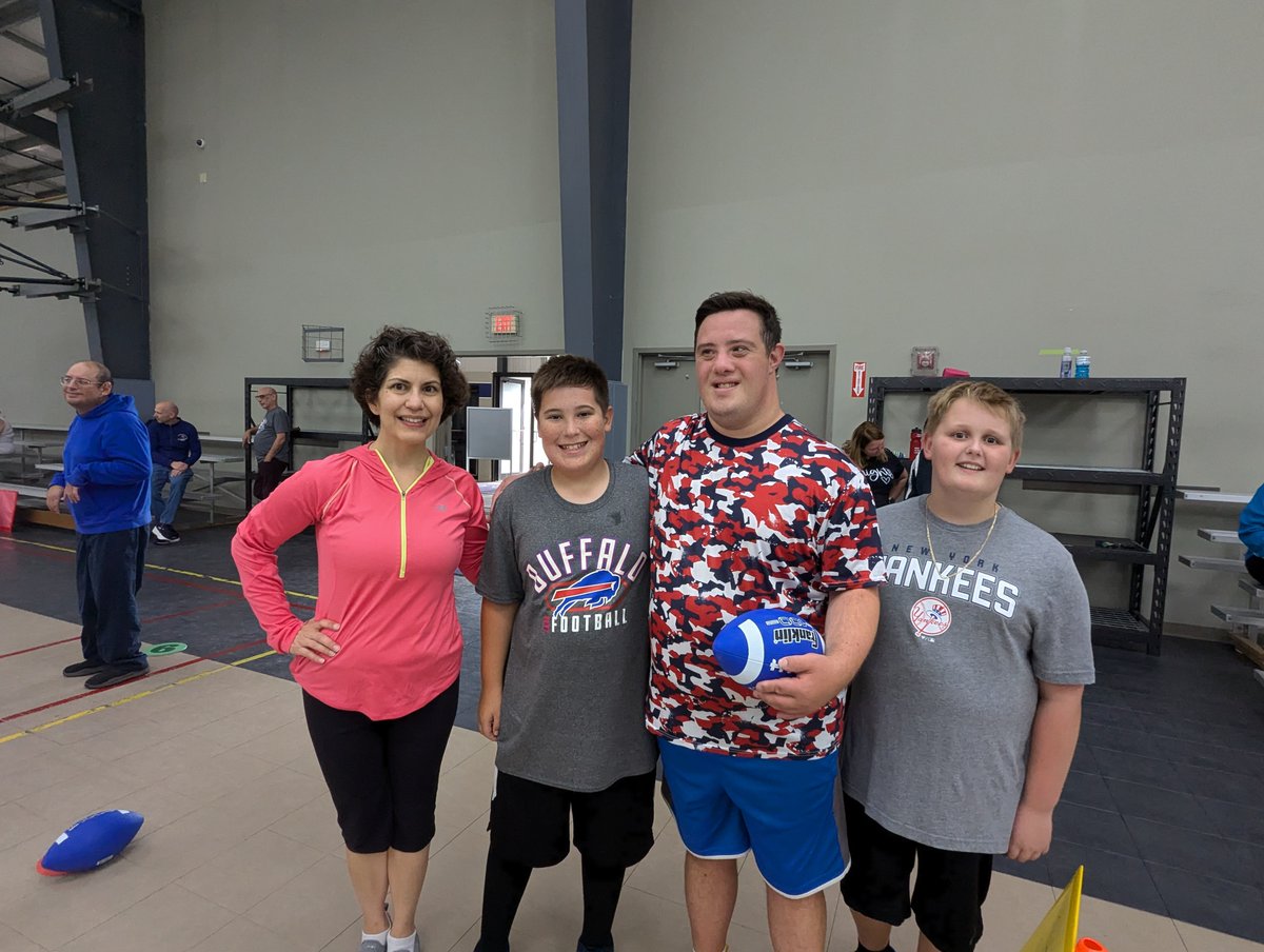 SABAH_Inc's tweet image. While we wait for the Hamburg Town Rink to reopen, SABAH&apos;s Hamburg participants are enjoying some incredibly fun-filled sessions at The Rock in  West Seneca! @TheChampProject