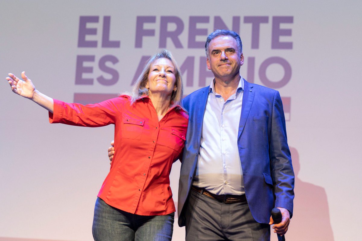 OrsiYamandu's tweet photo. Ayer vivimos un encuentro muy emocionante junto a compañeras y compañeros frenteamplistas que viven en Buenos Aires. Gracias por recibirnos, su aporte es fundamental para la construcción del futuro de nuestro Uruguay. https://t.co/nL6tFPaD3N