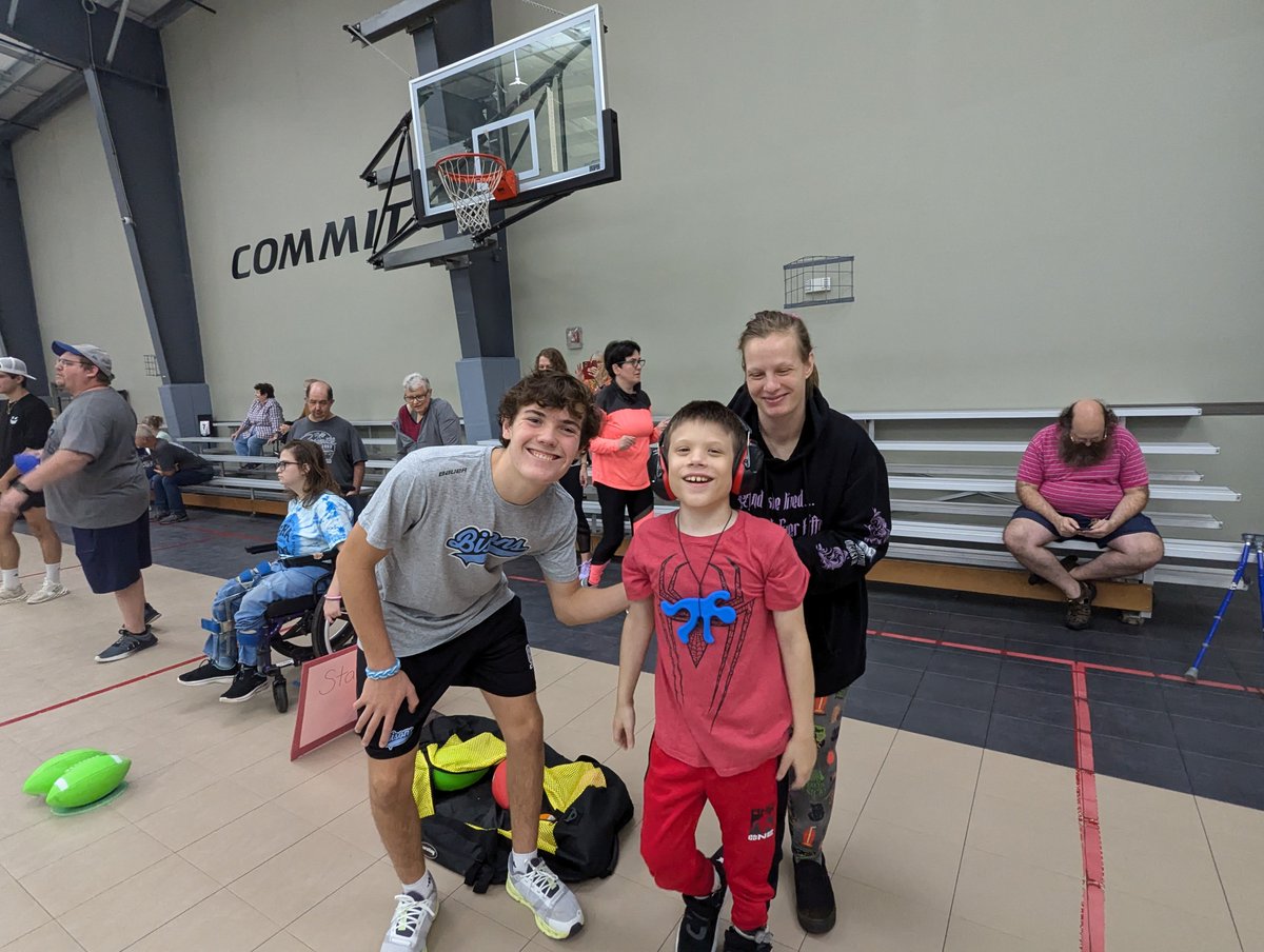 SABAH_Inc's tweet image. While we wait for the Hamburg Town Rink to reopen, SABAH&apos;s Hamburg participants are enjoying some incredibly fun-filled sessions at The Rock in  West Seneca! @TheChampProject
