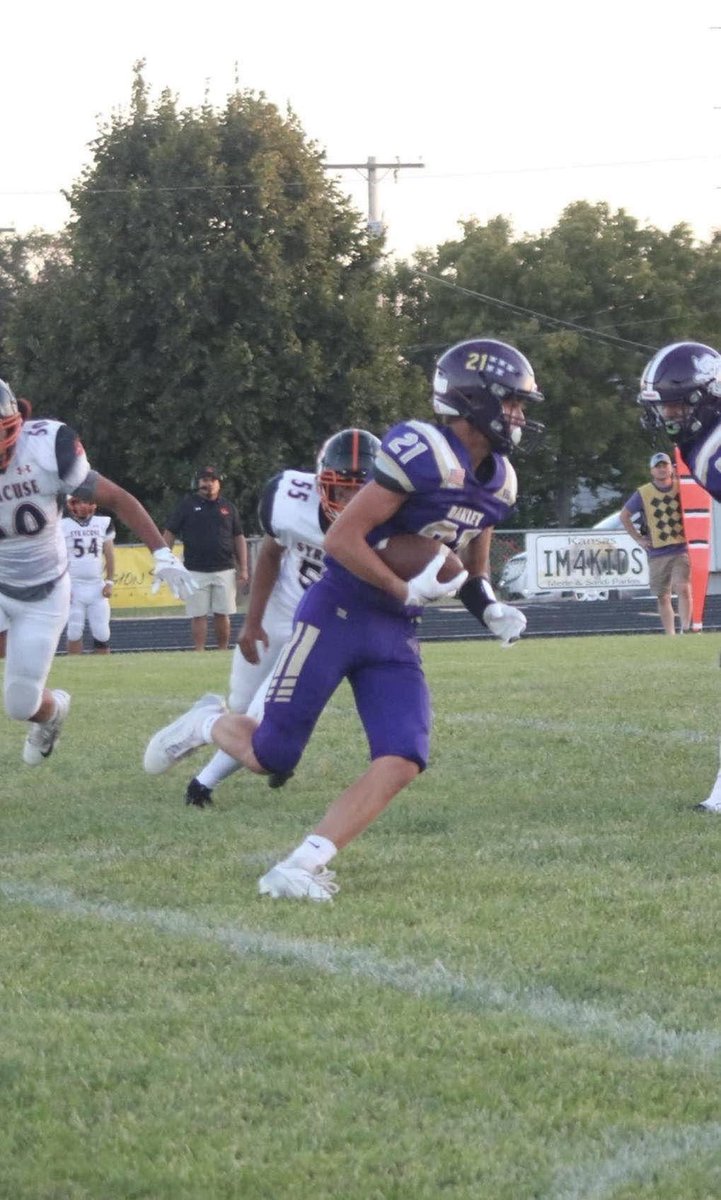 Junior Carsen Beal of Oakley High School (1A) had a stand out night on both sides of the ball in their win over Syracuse. Beal had 3 TDs averaging over 12 yards a carry offensively and picked up 3 interceptions on defense for the Plainsmen. 

📸: Jade Beckman