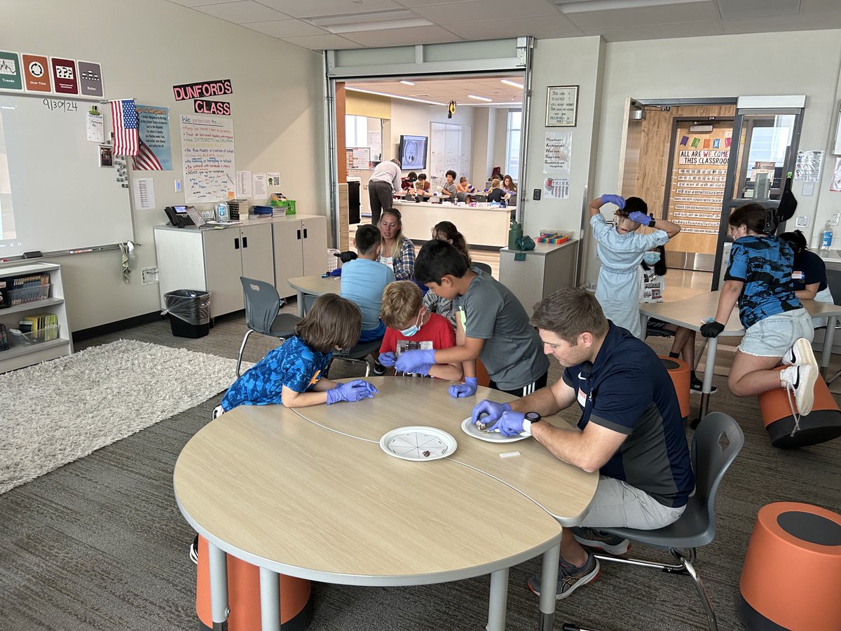 Our eye dissection in 4th grade was such a great learning experience!
⁦⁦<a href="/SVVSDsupt/">Jackie Kapushion, Ed.D.</a>⁩ 
⁦<a href="/DPerfettiDeany/">Dina Perfetti-Deany</a>⁩