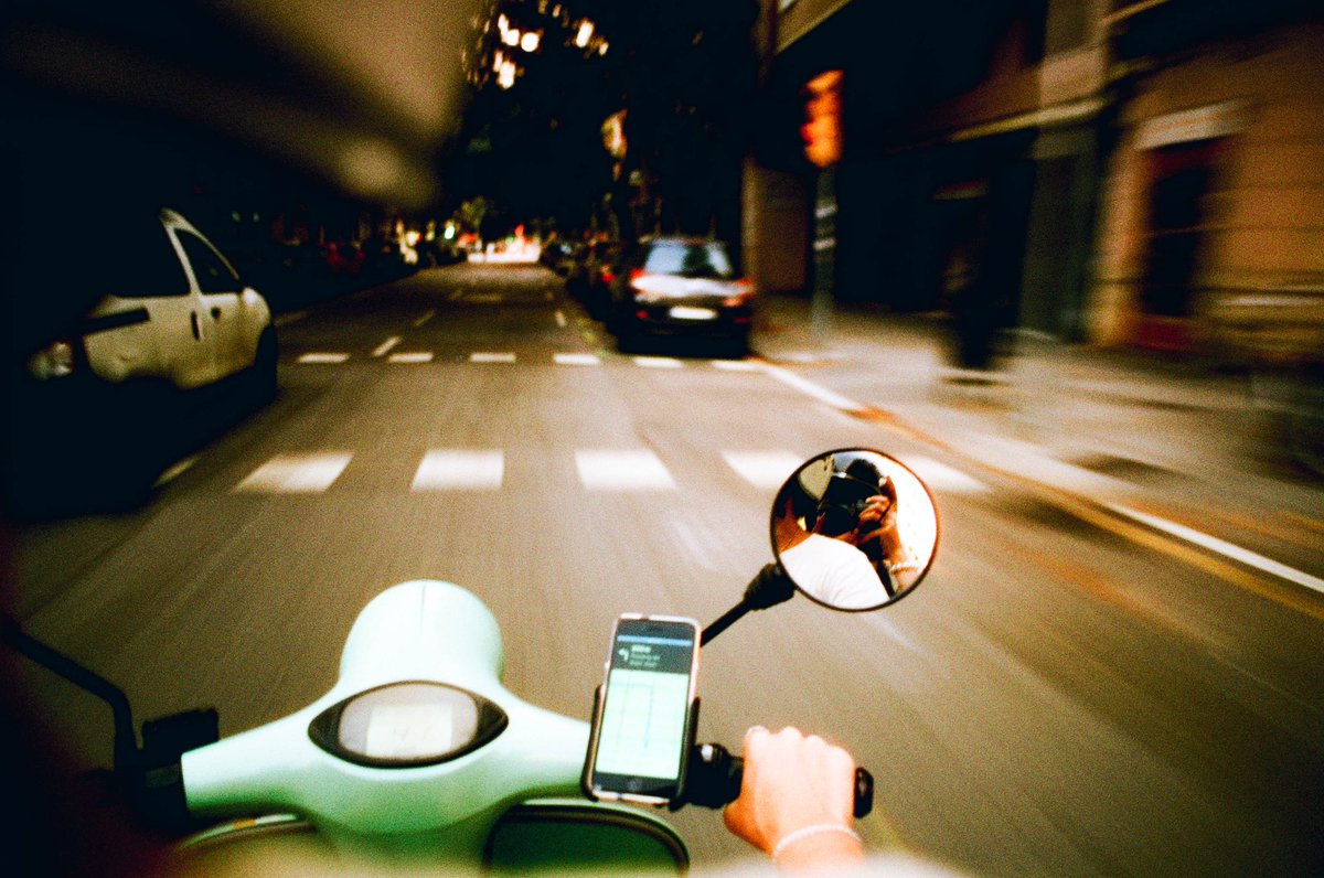 #31themesAnalogChallenge

jour 1 🎞️ autoportrait

souvenir de vacances à fond la caisse (à fond le yego donc 50km/h maximum en réalité) 🧡