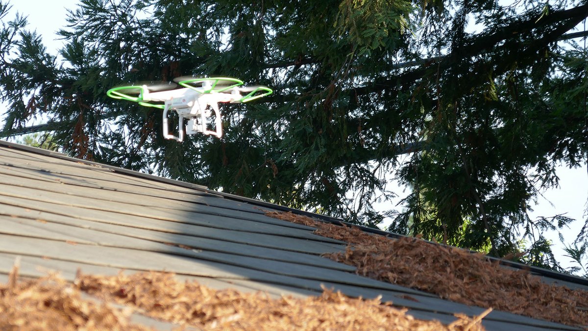 Tesla_Tap's tweet photo. Time to clear off our solar roof! Leaves and needles pile up and cut our solar production by 30%. We use a drone to clear the debris from the roof. See our video: https://t.co/nUmP79Zaqo https://t.co/PLkR6PRMkJ