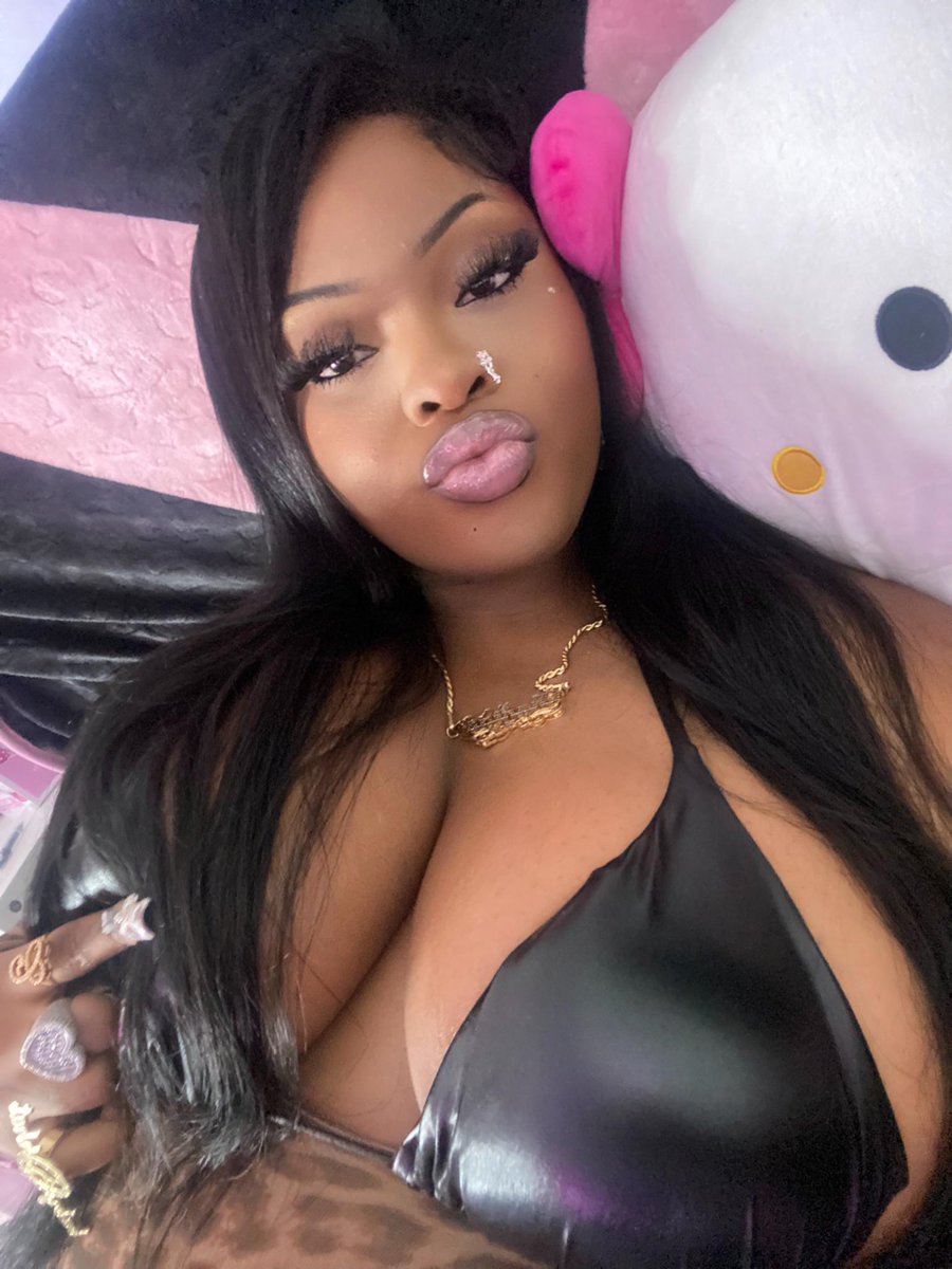 loveesah's tweet photo. about to start posting daily selfies 🎀🫧🐆 https://t.co/gKcWXW4aR1