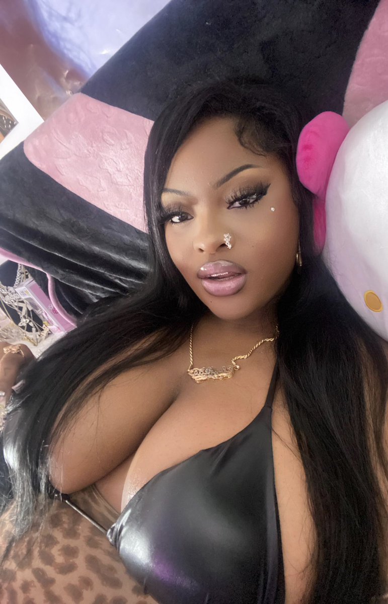 loveesah's tweet photo. about to start posting daily selfies 🎀🫧🐆 https://t.co/gKcWXW4aR1