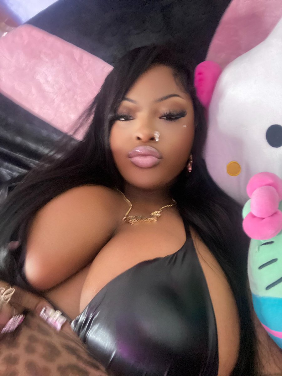 loveesah's tweet photo. about to start posting daily selfies 🎀🫧🐆 https://t.co/gKcWXW4aR1