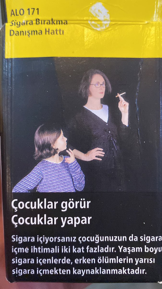 Kız çocuğu : Anne yeter dön şu sigarayı artık !!!!