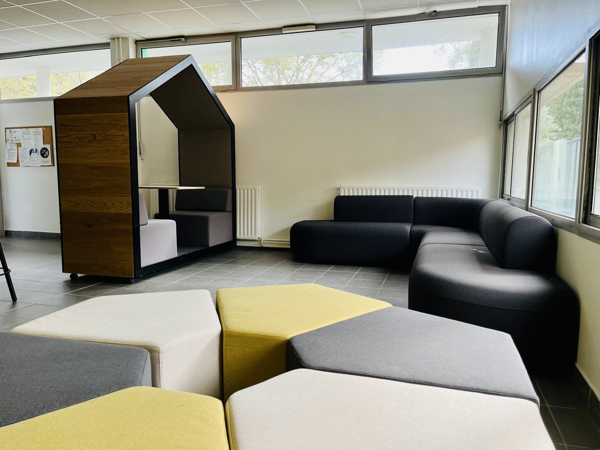 Et un de plus✨ voici le #4LaB bien-être du Lycée L’Estaque de Marseille🤩 8 mois après le dépôt d’un dossier #CNR et l’aide de <a href="/TouKouLeur4Lab/">TouKouLeur4LaB</a>, le nouvel espace est à la disposition des projets de la communauté ✨ <a href="/AcAixMarseille/">Acad. Aix-Marseille</a> <a href="/CardieNice/">CardieNice</a> <a href="/CardieAixMrs/">CardieAixMarseille</a>