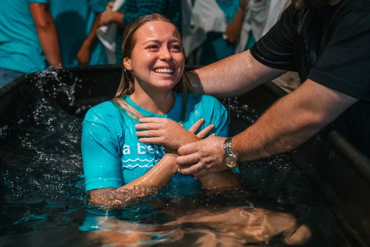 charismamag's tweet photo. A Kentucky church is still celebrating "all God did" during a powerful Sunday service where 82 people were baptized and 76 people publicly confessed Jesus Christ as Lord.
Read more ➡ https://t.co/31ZLlmaPiF
#revival #awakening #salvations #church #CharismaMag #Charismamedia https://t.co/IriGLqh8b7