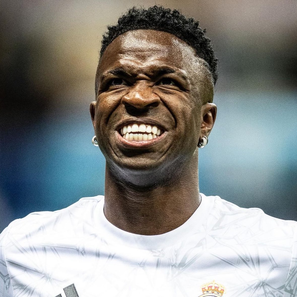 FabrizioRomano's tweet image. ⚪️🇧🇷 Tchouaméni: “Vinicius Jr deserves the Ballon d’Or after the season he had”.

“He has many chances to win it and I’m convinced he deserves it”.