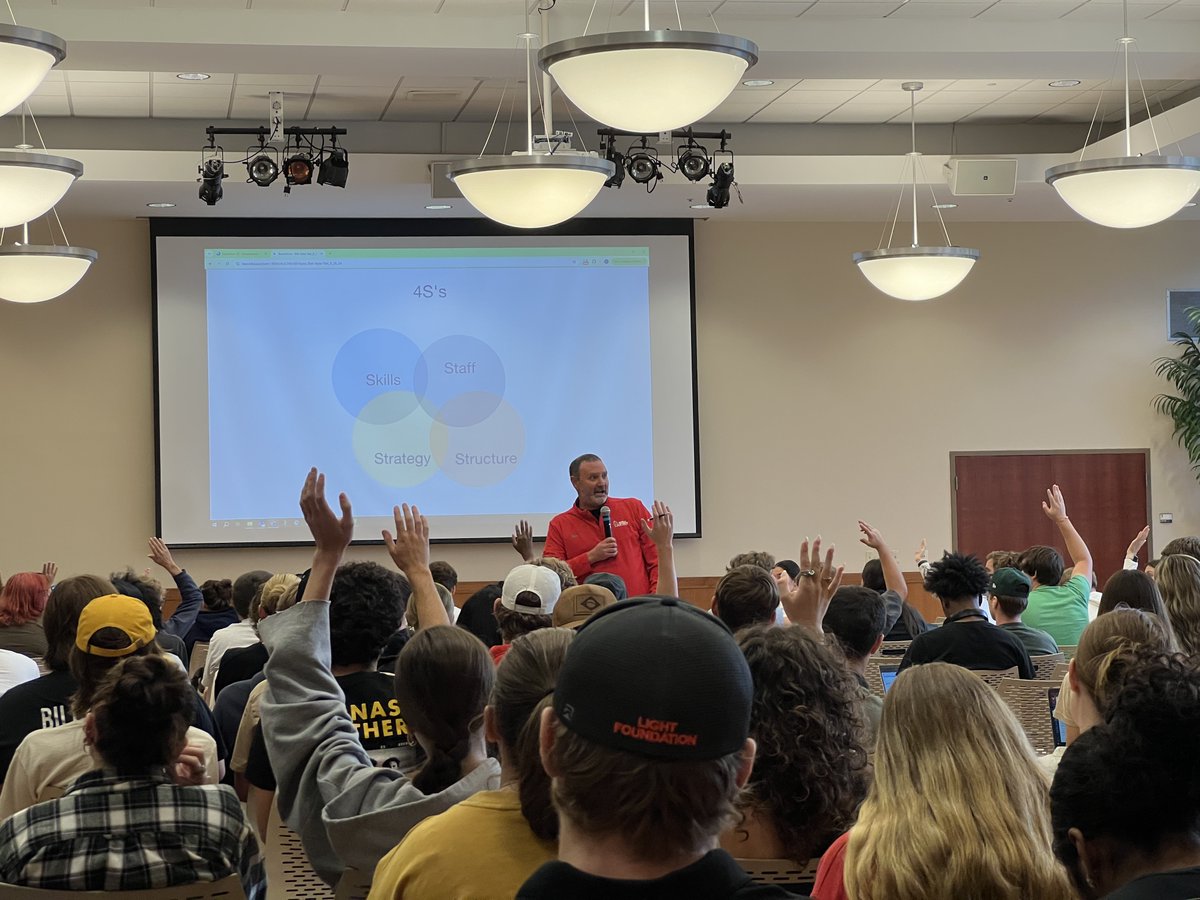 🙏 Thank you Aaron Prickel for your visit to Ball State last week! 🙏 

Aaron got the chance to speak with two different groups of entrepreneurship students. The talks were insightful and inspirational; students were glued to their seats!

Thank you Aaron for your time! 😄