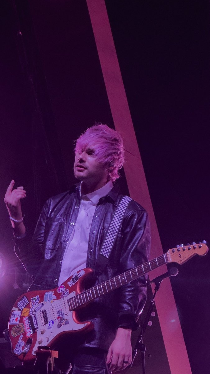MeMyselfxCALM's tweet photo. 1 year ago I had the best birthday party ever! ❤️ @5SOS 

#5SOS #The5SOSShow #The5SOSShowAmsterdam https://t.co/rU9nVVvmbr
