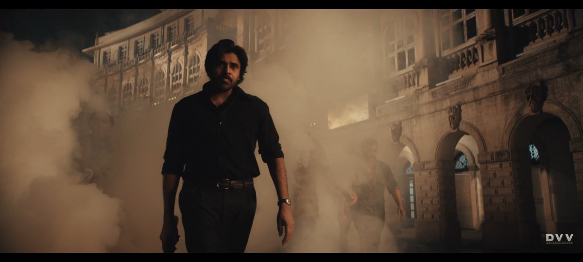 USTHAAD_PK_CULT's tweet photo. #TheyCallHimOG This shot full pic leaked 🔥💥

Ramppp👌🏻

Pic kavali ante RT and like kottu 😉

#PawanKalyan https://t.co/cMElAxz760