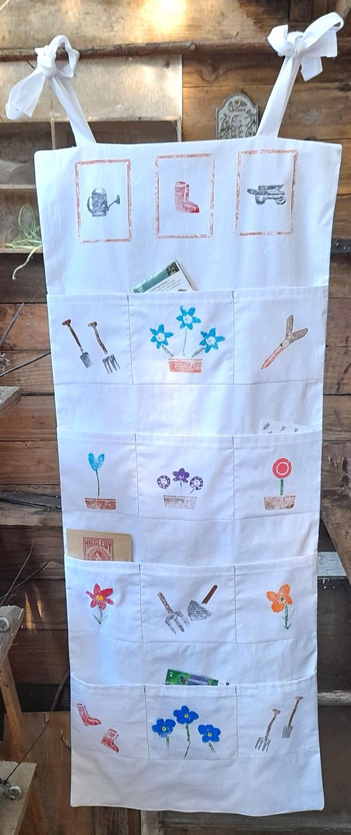 RFTextileDesign's tweet image. Garden Lover?  
Our individually designed, printed by hand and handmade Seed Organiser is just for you.  Or a fabulous gift for someone?   rachelfearnleydesigns.co.uk/seed-organiser/ 

#garden #gardenlover #gardener #gardenersworld #handmadegift #giftidea