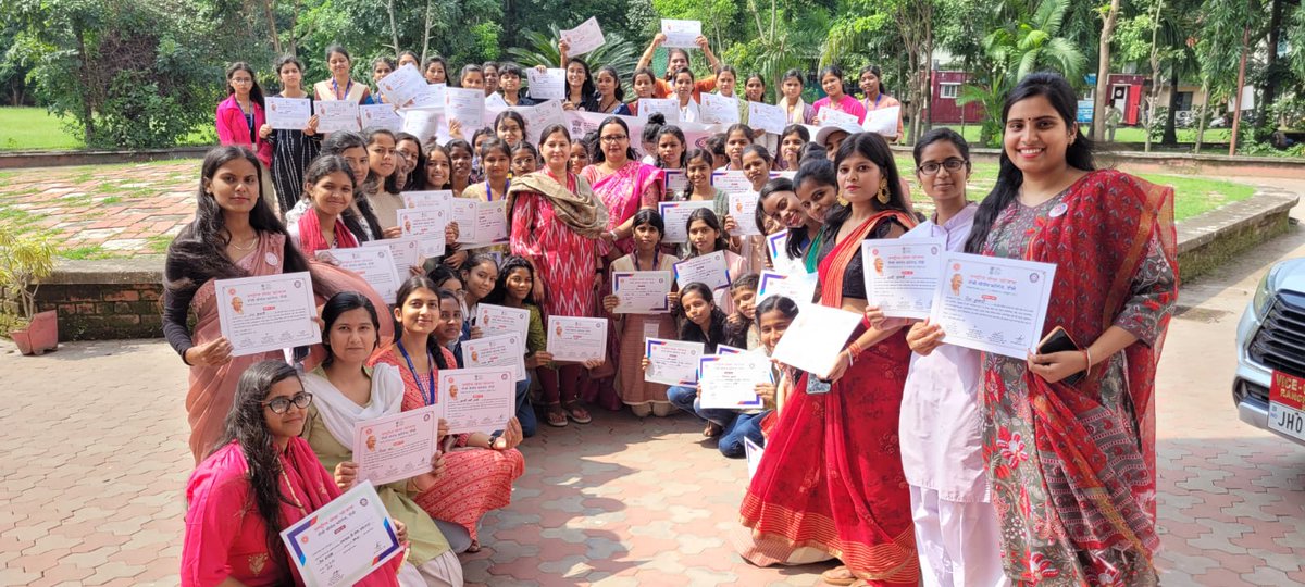 RWCNSSUNITONE's tweet photo. आज दिनांक 01 अक्टूबर 2024 को रील मेकिंग प्रतियोगिता आयोजित की गयी एवं आज उन सभी सौ स्वयंसेवकों को रांची विश्वविद्यालय की ओ एस डी डॉ स्मृति सिंह के द्वारा पुरष्कृत किया गया जो 15 दिनों से स्वच्छ भारत अभियान में कार्य कर रहे हैं
@_NSSIndia 
@mybharatgov 
@NssRURanchi 
@NSSRDPATNA https://t.co/tUQqSaB3Sm