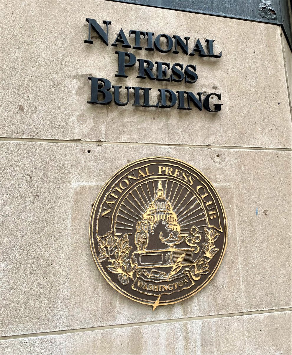 DFGNorthAmerica's tweet image. Democracy and Diplomacy was the theme last Wednesday at the @NationalPressClub in
Washington, D.C., where alumni, partners, and friends gathered to celebrate German Unity Day 2024🌍🤝
Thrilled to share the news of this event highlighting the importance of #sciencediplomacy!