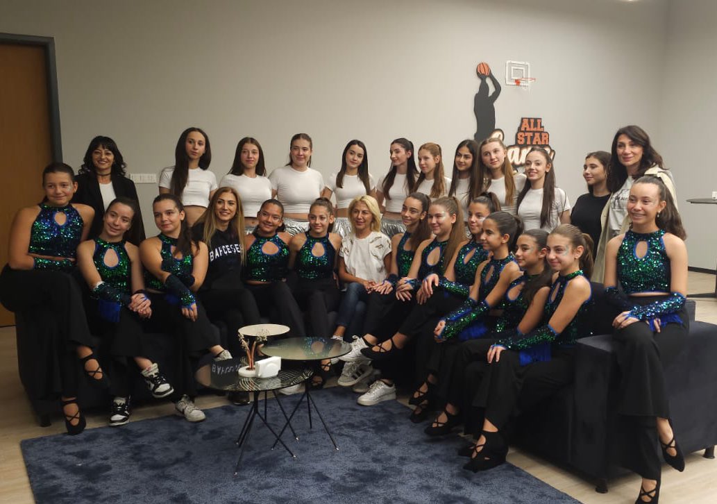 BK Spor Kulübü Basketbol Takımı olarak  2024-2025 sezonu açılış maçında Halkalı Kampüsü olarak dans performansımızı sergiledik. 

Go Fire ☄️

 @dagozlem <a href="/ozgeeasln/">Özge ASLAN</a> <a href="/Ebrugultekin3/">Ebru Gültekin</a> 
 <a href="/TrkErsen/">Ersen Türk</a> <a href="/GokceBaka/">Gökçe Baka</a>