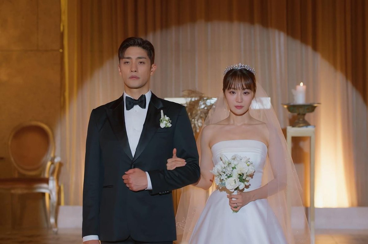 Harrys_2828's tweet photo. #marrymyhusbund and #perfectmarriagerevenge just became my favorite drama. Similar story but two masterpiece. The fml is the greanest flag and i love it https://t.co/UdrwPVj75f