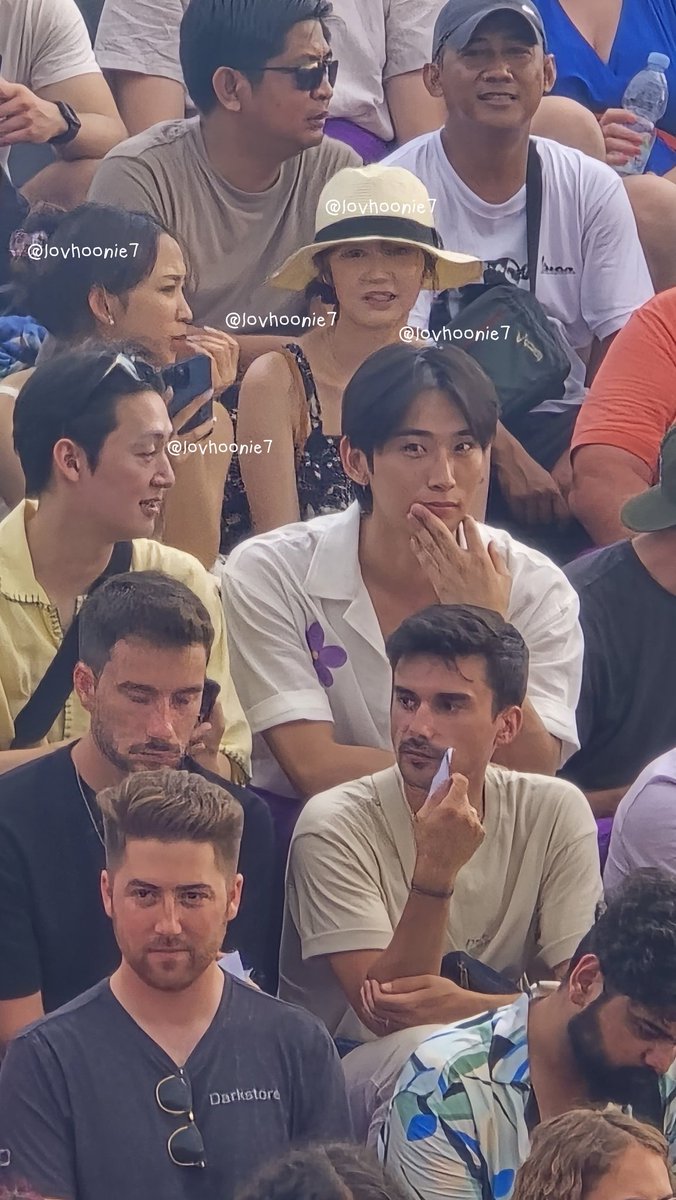 lovhoonie7's tweet photo. siapa sangka ketemu dita karang and lea secret number di bali lg nonton tari kecak 😭😭🫶 #ditakarang #lea #SECRETNUMBER @5ecretNumber https://t.co/ljjQJjkLbu
