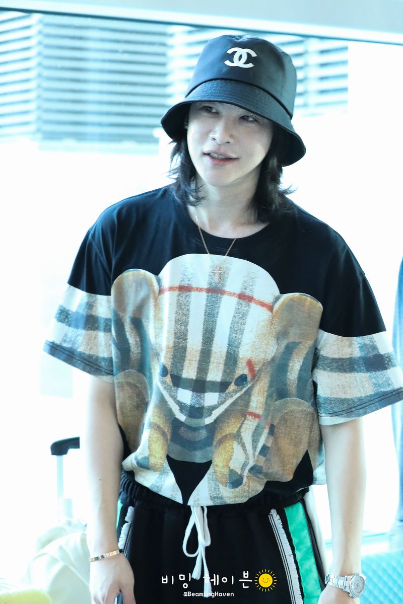 BeamingHaven's tweet photo. 240929 인천공항🩷
아하....기엽다...기엽지않아..?
@LUsyndrome

#포커즈 #이유 https://t.co/XZQ3l5vK99