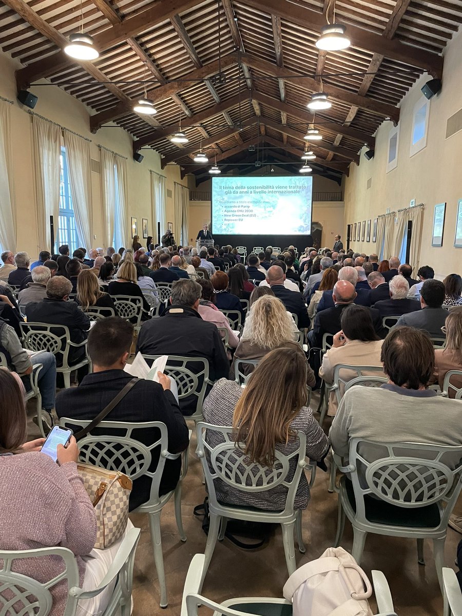 Guida alla sostenibilità delle imprese: la presentazione agli imprenditori da parte di Confcommercio Umbria <a href="/CNAUMBRIA/">CNA UMBRIA</a> Confindustria