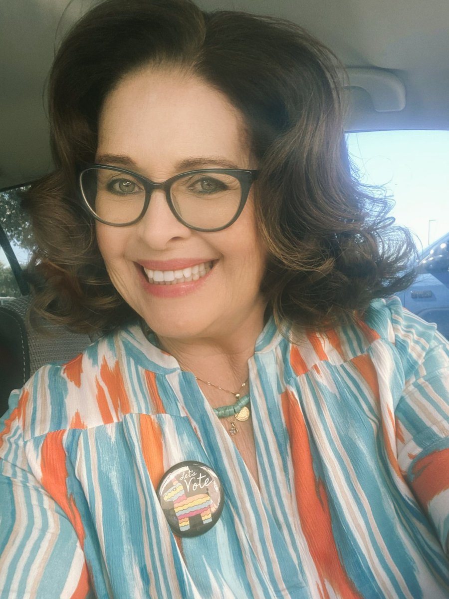 SanAntoGuera's tweet photo. OCTOBER is the new NOVEMBER in Texas. Chopped off 6โ to celebrate โ #EarlyVoteEra #txlege #LFG #BexarVotes #TexasVotes #WomenVote #EVERYONEVOTES ๐บ๐ธ๐ณ๏ธ https://t.co/h9HNaGVpoC
