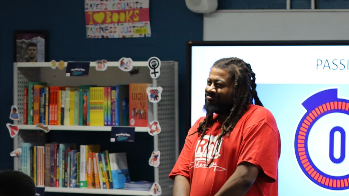 LITFEST24!🎉 We kicked off LitFest this year with a fantastic talk from <a href="/GeorgeThePoet/">George The Poet 🇺🇬</a> who gave an inspirational talk to our Y9s. Our Y9s then had workshops with the amazing <a href="/RapTherapy100/">RAP THERAPY</a>. Thank you both for a fantastic start to the week!📚🗣️🎶