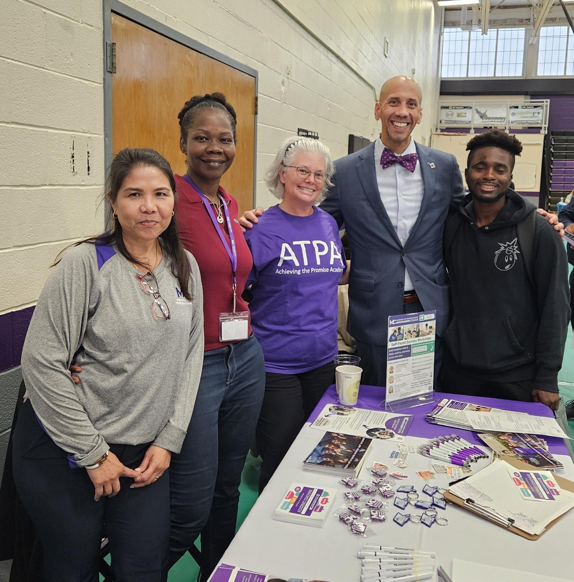 DrWilliams_MC's tweet photo. Great seeing @montgomerycoll students at the @mc_rockville Transfer Fair learning about opportunities and planning their future. Thank you, @rhoe , @atpa_mc , and everyone, who made the event possible! https://t.co/3b62b9GiXd
