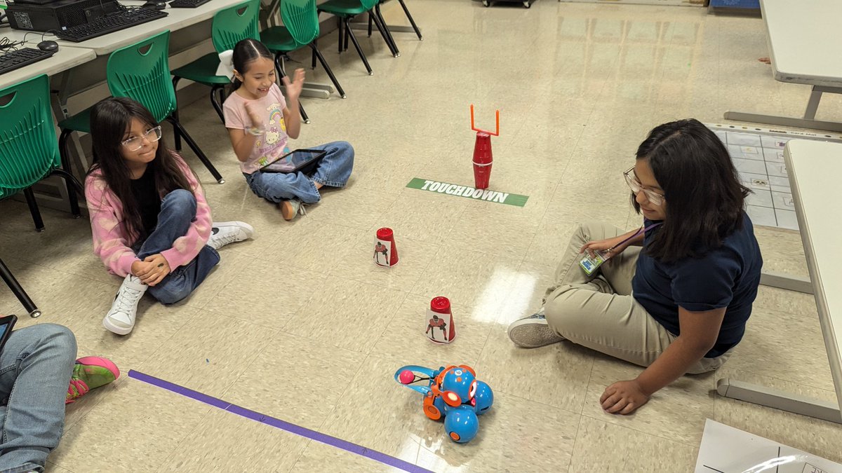 Ocelotscode's tweet image. 💙Dash joined our @OES_Ocelots coders in raising awareness and preventing bullying anywhere they go. Students also participated in a special coding challenge to promote kindness acceptance, and inclusivity!💙 #WeStandAgainstBullying