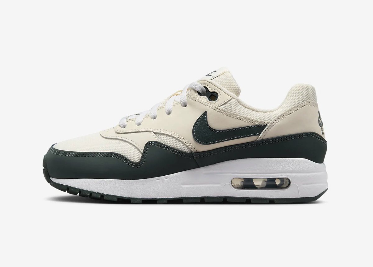 SOLELINKS's tweet photo. Ad: NEW GS Air Max 1 ‘Bicoastal/Vintage Green’ on Nike US => https://t.co/QJNDVHTQen https://t.co/WcpCbPA7Oj