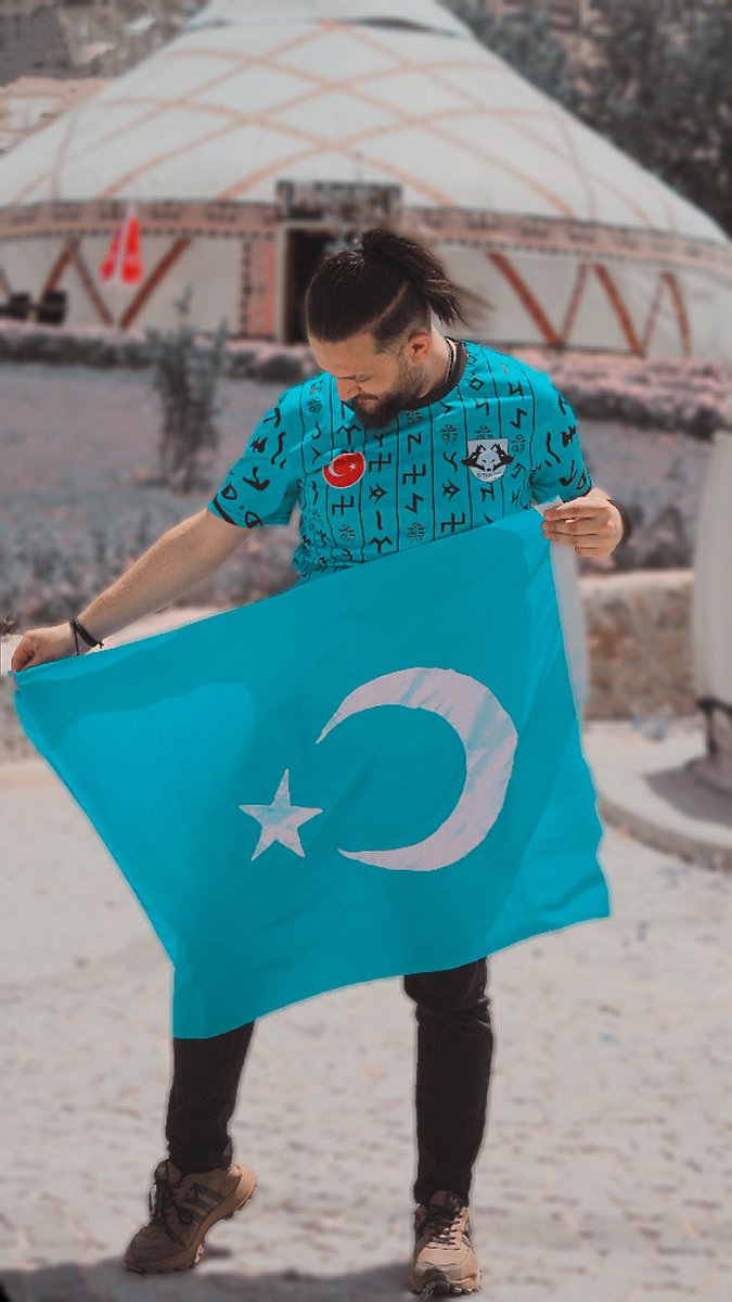 Göğsümüzün tam orta yerinde bir Hürriyet Türküsü saklı.. 💫

Azat ol Sen Yüce TÜRKİSTAN 💙

#DoğuTürkistan #ÇinDeYıkılacak