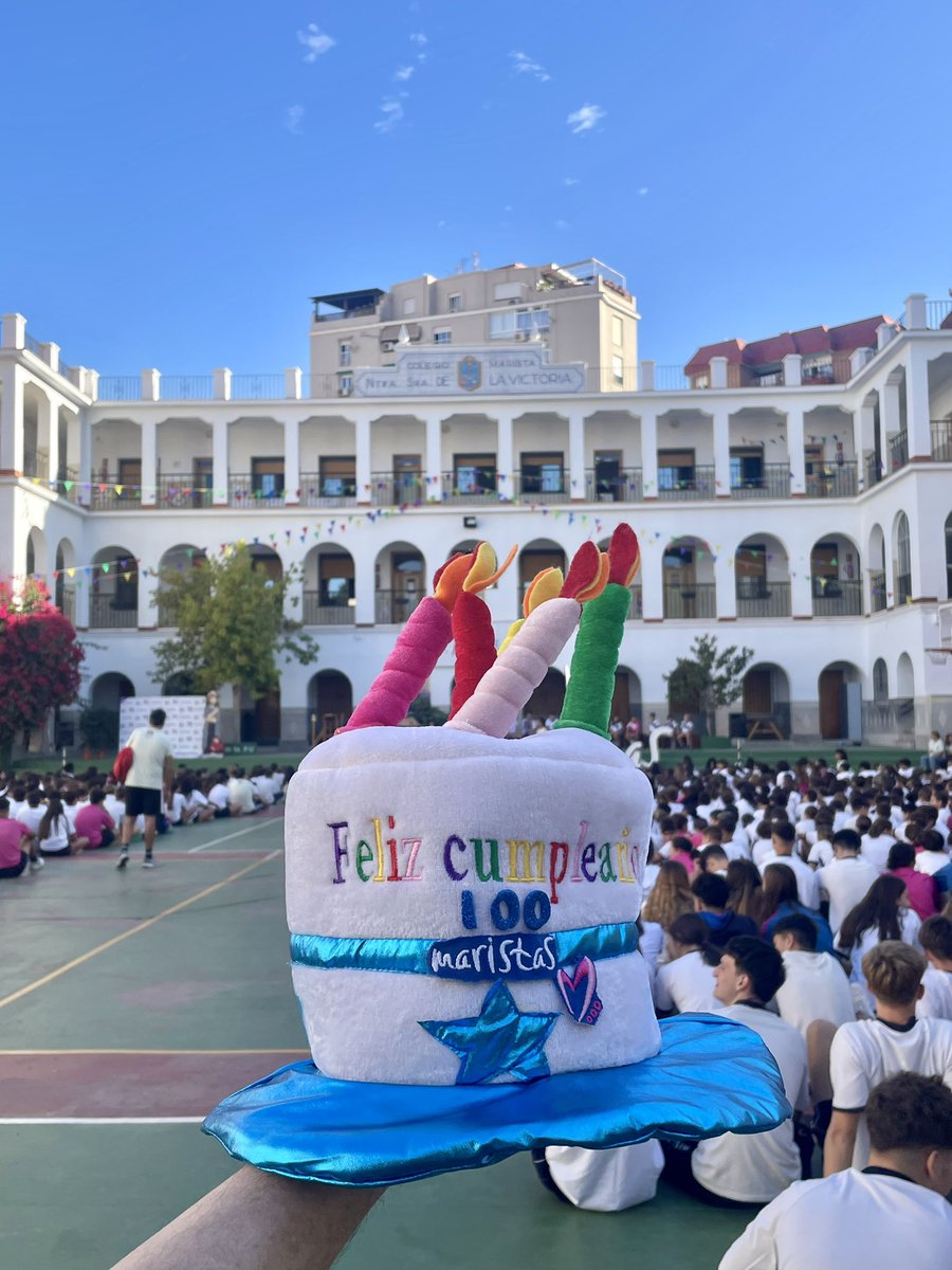 MaristasMalaga's tweet photo. 🎂 MARISTAS MÁLAGA CUMPLE 100 AÑOS.
Cien años Educando, construyendo Iglesia y siendo Málaga.
 Hemos pasado un día de celebración de cumpleaños del colegio con nuestro alumnado de forma muy emotiva.
#CentenarioMaristasMálaga https://t.co/bxgqVvHXwG