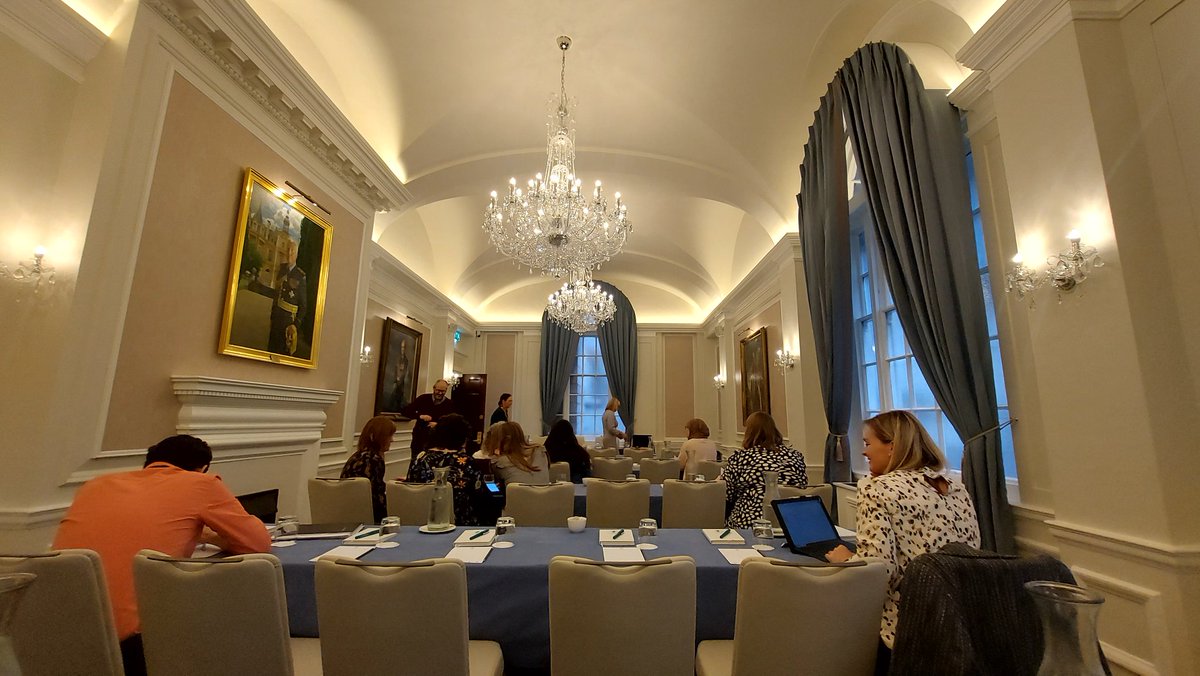 MrMatthewGibbo1's tweet photo. An all too brief but great day in rainy London for the launch of the 2024-2025 Farmington Scholarship. 
Had some great talks with people  about their projects, some good opportunities for collaboration too for the year ahead. 
Thank you to @TheRAFClub for hosting! https://t.co/k2TrgZ2pxx