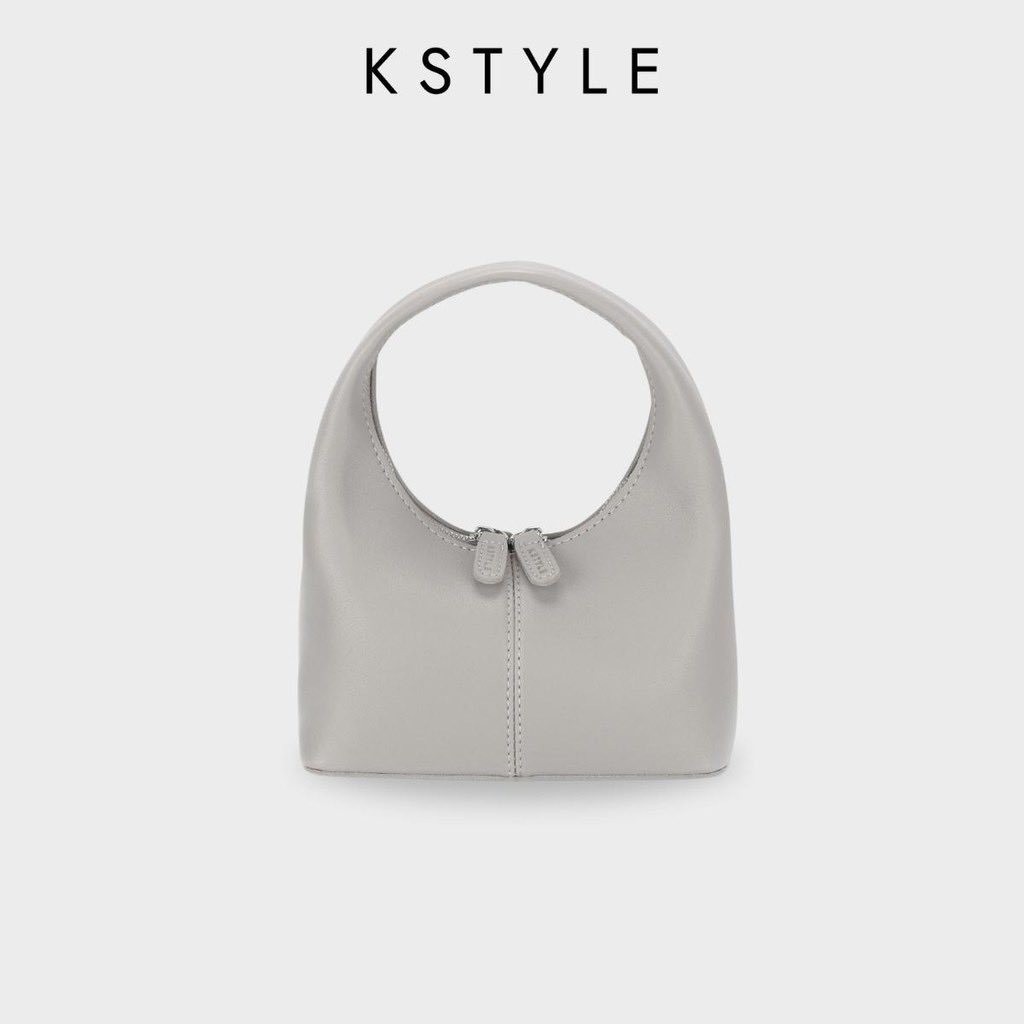 strawbe_wise's tweet photo. I terjumpa this cute handbag semalam while scrolling shopee. IT IS SOO FREAKING CUTEE !!! ngl i mmg suka design minimalist mcm ni sbb simple and easy to matching with any outfits. https://t.co/THmeDe4D0T