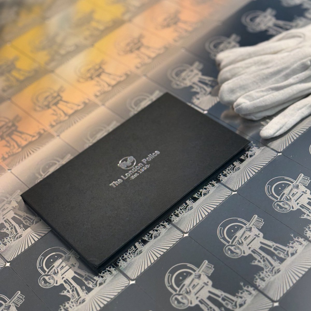 We love building quality in Web3! #suye 🚀 This is the physical counterpart of our #TheLondonPolice Genesis collectible on Ethereum.

thelondonpolice.com/digital

777 key memberships available. Key holders, you will soon know where to claim. 🔑✨ #web3 #ethereum #suye