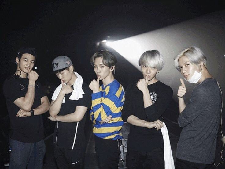 isSHINeeback's tweet photo. September                                  October
30th                                                1st https://t.co/xmYEg998Cw