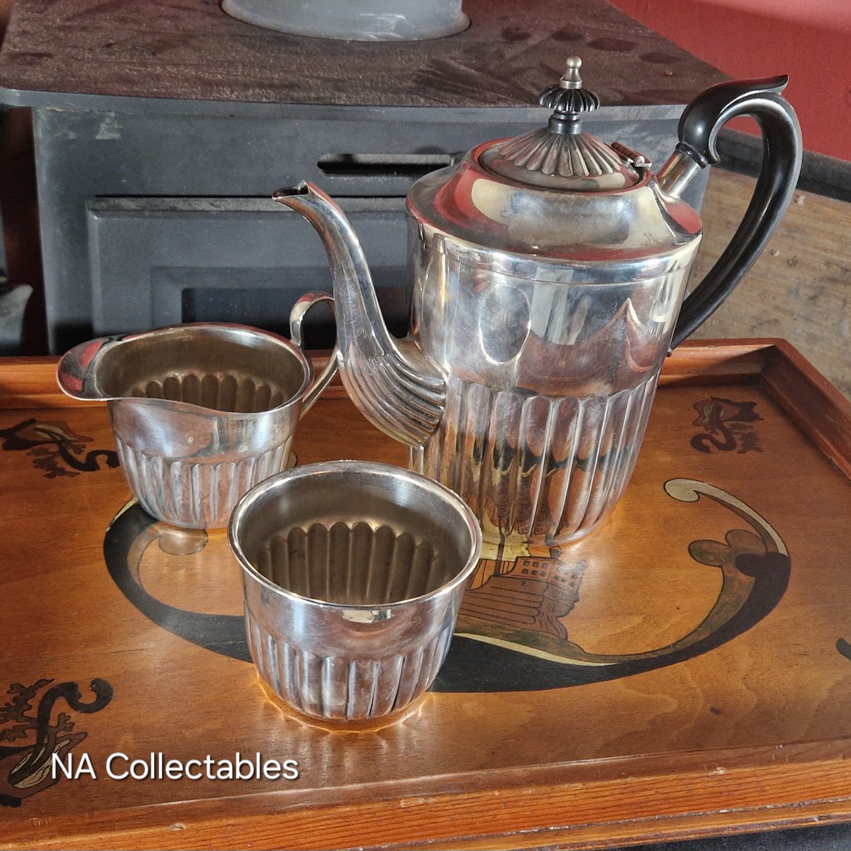 nacollectables's tweet photo. A silver plate coffee set trio, from the 1960's but in an Art Deco style. Looks great on the wooden tray from our earlier post.
@EverRotating #vintageshowandsell #coffeetime #coffeeserving #coffeelover #retrostyle #retrohome #vintagehome #homedecor #vintagestyle https://t.co/GX3QYLYxFZ