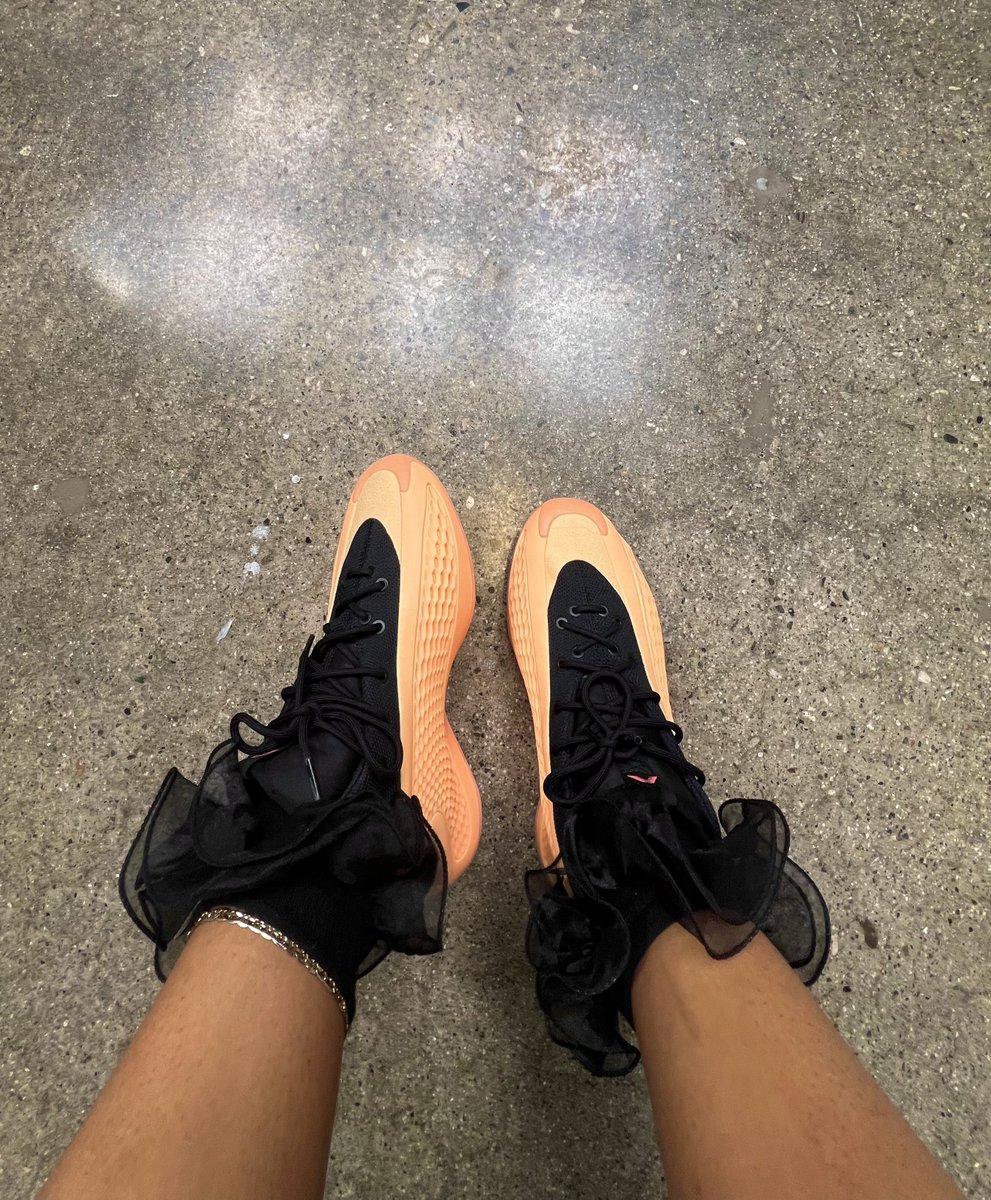 Never thought I would be able to rock the AE 1’s but here we are 💫

Adidas AE 1 “With Love” 

Thank you to <a href="/JerLisa_Nicole/">With Love, JerLisa Nicole</a>