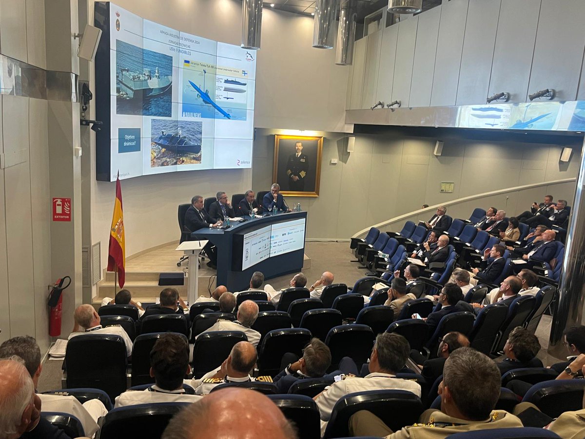 🌊  Durante la XIV Semana Naval 2024 en Madrid, CEEIC tuvo el privilegio de  participar en las "Jornadas Técnicas Armada-Industria Defensa".

✈️ Este evento se presentó como una oportunidad estratégica para impulsar el desarrollo del ecosistema de #innovación en defensa.