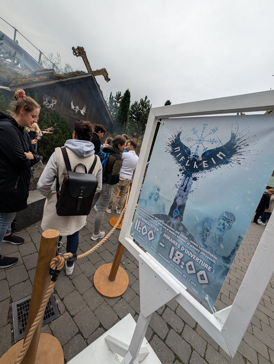 EPF4ever's tweet photo. En Islande des vikings hantent le village ! Partez à leur rencontre tous les jours de la saison de 11h à 18 mh ! #EuropaPark #EPlive https://t.co/X1pySVggi4