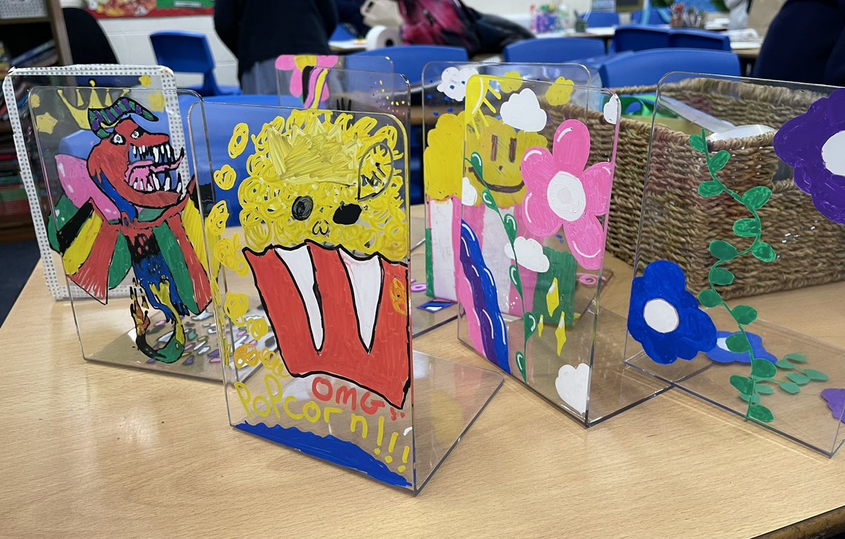 makeplaycreate's tweet image. Brilliant Book-Ends !
Colourful.
Creative.
Magnificent. 
Week 2 of our Book Worms after school programme at Shipston Primary School.
Book-inspired making  and creating.
@ShipstonHead 
@stourfederation