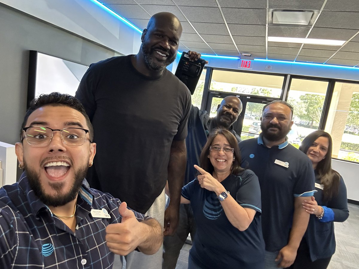 ✨Little September Sunrise recap✨
- V.I.P Guests 
- iPhone Launch 
- Meaningful Connections 
- Cafecito

🎅 Can’t wait to see what Q4 brings🎃